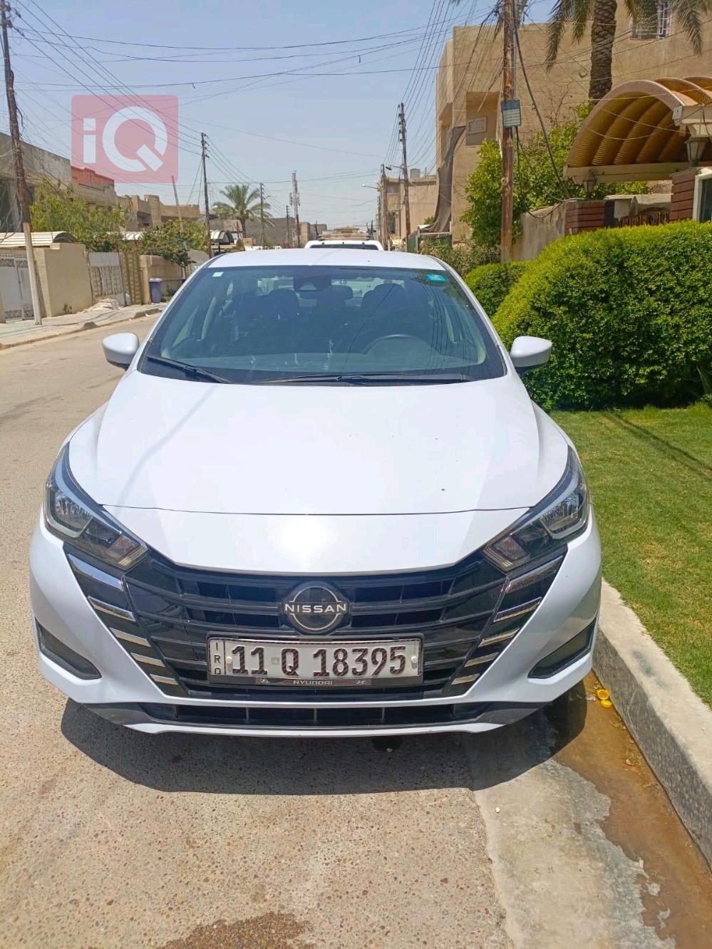 نيسان فيرسا